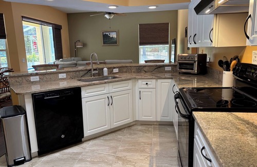 Dunnellon House | Woodlands' Escape: 3-bed pool home located near Rainbow Springs, KP Hole, WEC.