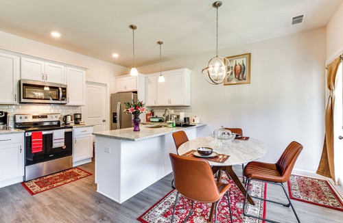 Lula House | Work, Explore & Relax: Modern Townhome in Lula!