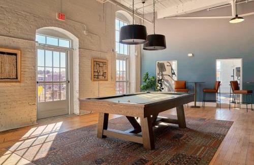Clayton Apartment | Workers Paradise Steps from DT Clayton
