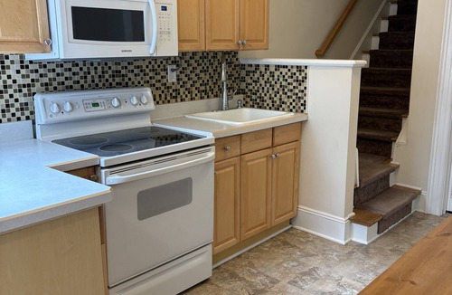 Ridgewood Apartment | World Cup Accommodations with Easy Access to NYC: Fully Updated 2 Bedroom Apt