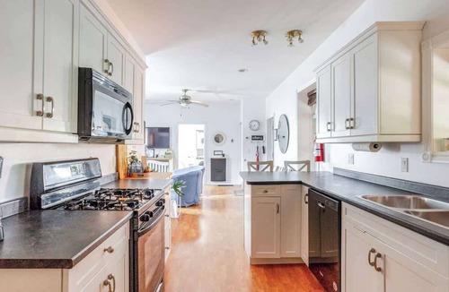 Belleville Apartment | Your Base for PEC + Belleville Fun + ON Park Pass