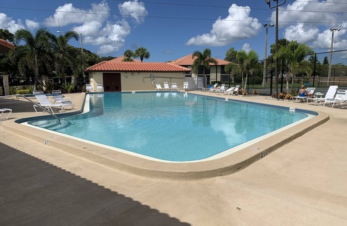 Clearwater Condo | Your Getaway to Sunny Paradise awaits you!