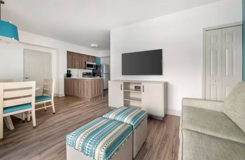 West Kissimmee Hotel | Your Next Favorite Vacation Spot Is Ready to Welcome You! Outdoor Pool, Kitchen!