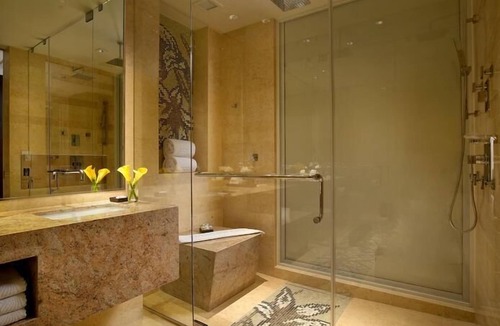Seybold Hotel | Your Next Getaway is Here! 2 Gorgeous Rooms, Outdoor Pool, Near Downtown Miami!