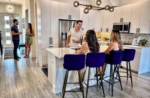 Tampa House | Your Private 3/3 Rooftop Retreat Dwntn Kingbed