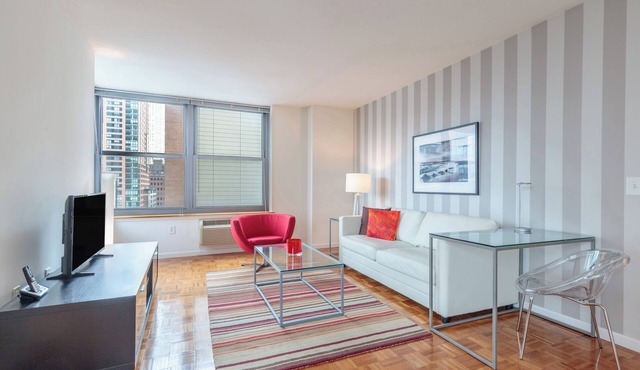 1 Bedroom in Jersey City with Luxury Amenities