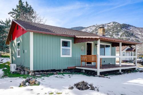 10 Mi to Tehachapi Mountain Park: Mtn-View Cabin!