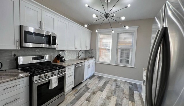 11 N Weymouth Ave - A · Dazzaling Bungalow within 2 Blocks of the Beach!