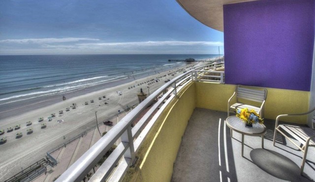 2 Bedroom Deluxe Condo, 12 Min to Speedway, on Daytona Beach, Ocean Walk Resort!
