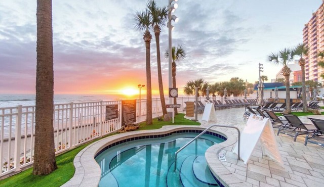 2 Bedroom Deluxe Condo, Kitchen, Sleeps 8, on Daytona Beach, Ocean Walk Resort!