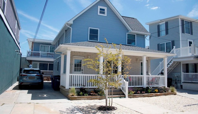 2 Blocks from the Beach! 4 bedrooms, 2 bathrooms. FAMILIES ONLY.