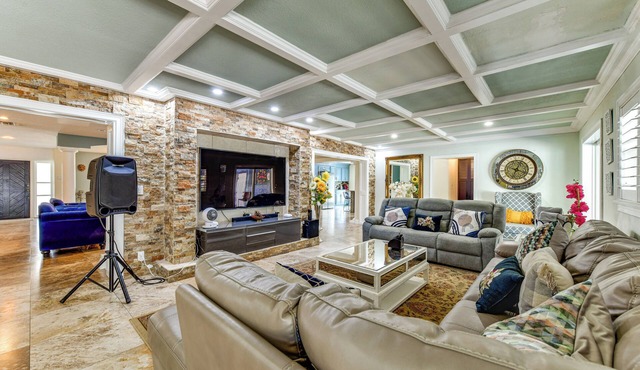 2 Private Pools! 2-Acre Retreat Near Dtwn Sarasota