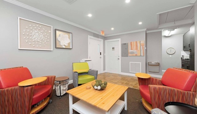 2BR Duplex Unit w/Projector, EV Charger & Kayaks