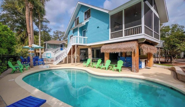 2nd Row 5 Bed 3 and one half Bath Pet Friendly Ocean View Beach House