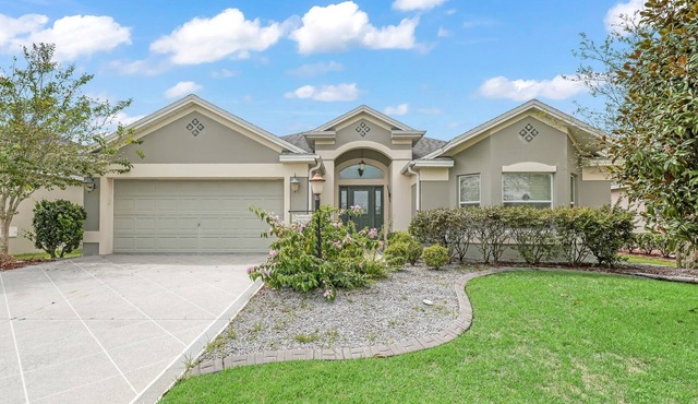 3/2 Designer with a Golf Cart, close to Lake Sumter & Brownwood!