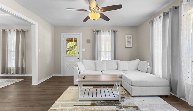 3-bed 2 bath River house on the Santa fe. 6 miles from Ginnie Springs
