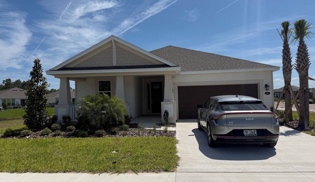 3-bedroom house in welcoming Palm Coast with AC comfort