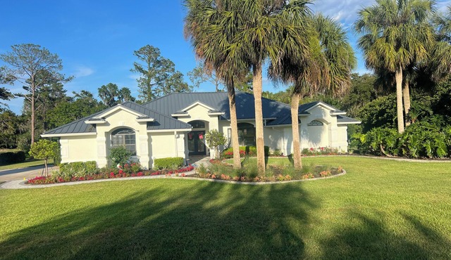 3 min to WEC, 10 min to HITS, beautiful 4 bedroom home w pool in Golden Hills