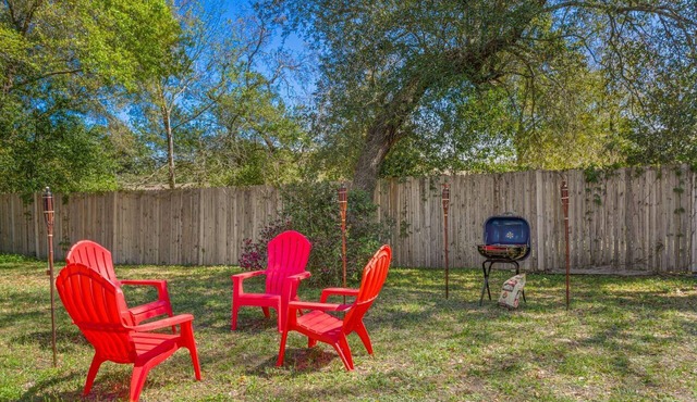 3BR Dog-Friendly Home w/Fenced Yard Near River & Golf