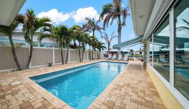 3BR Waterfront Home with Pool & Kayaks