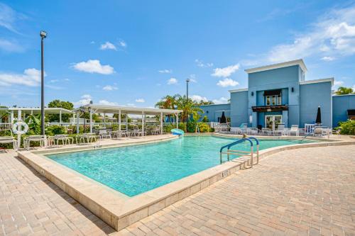 4 Mi to Dtwn Sarasota! Family Home w/Pool Access