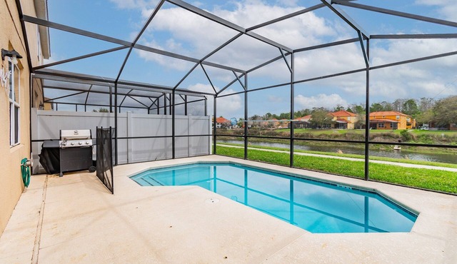 4BR Bella Vida Lakeview Pool Townhome