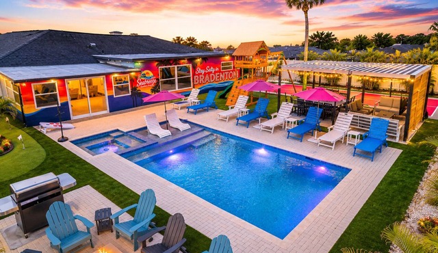 4BR Family Backyard w/Pickleball, Pool, Playset, Hot Tub, Mini Golf, Fire pit
