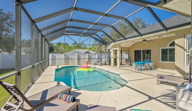 4BR Family Retreat with Pool, Lanai, Bikes & Games