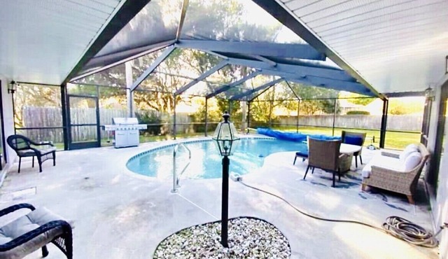 4br Heated POOL - fenced, trails, golf, springs, near downtown