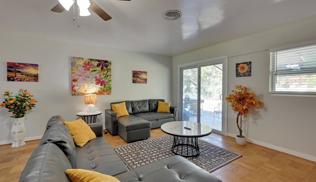 7 Mi to Busch Gardens! Family & Pet-Friendly Home