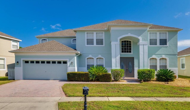7BR golf-view home with pool and game room