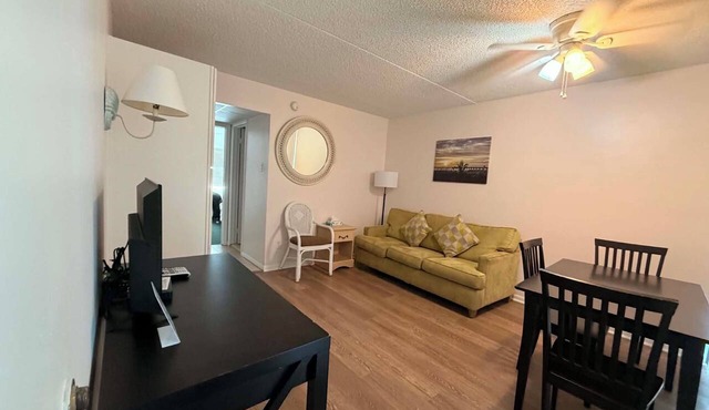 A Fine Family Boutique in Wildwood Crest NJ–Minute Stroll to the Beach.