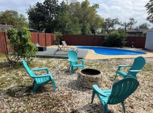 A Poolside Paradise