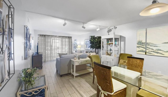 Affordable Ground Floor Siesta Key Vacation Rental with Heated Pool Access