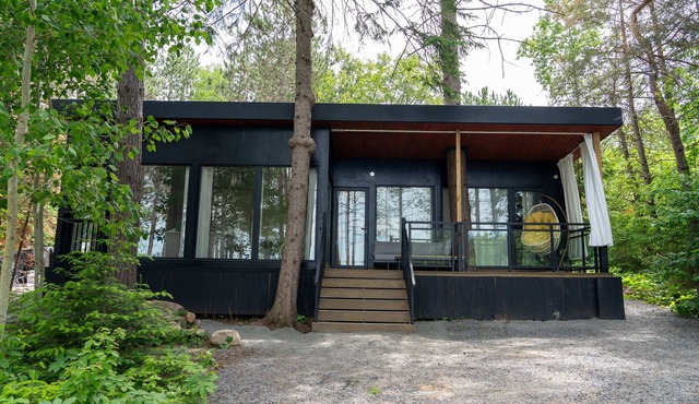 Algonquin's Edge Resort | Waterfront 9