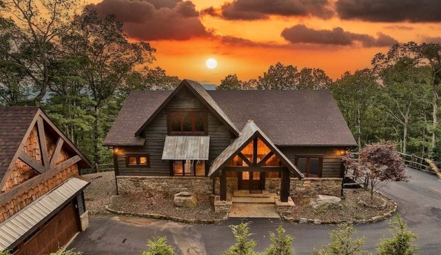 Altitude Elegance | Mineral Bluff, GA