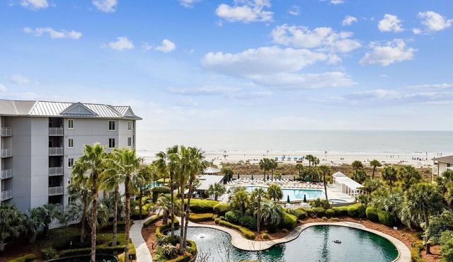 Amazing Oceans Views & Just Steps From the Beach