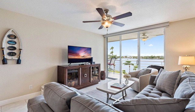 Bahia Vista 8-411| 2BD| 2BA