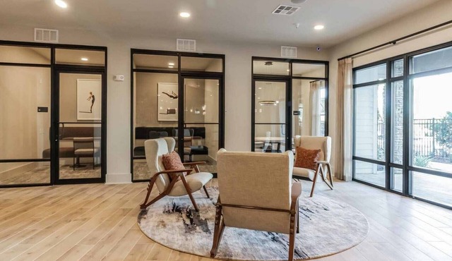Barsala l Stunning 2BD, Pool & Fitness Center
