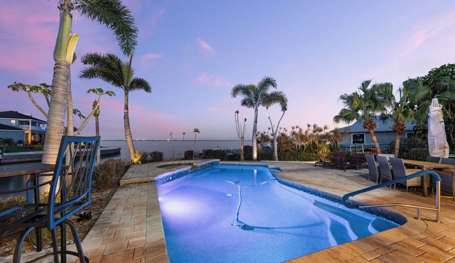 Bayfront Oasis - Pool, Hot Tub & Dock