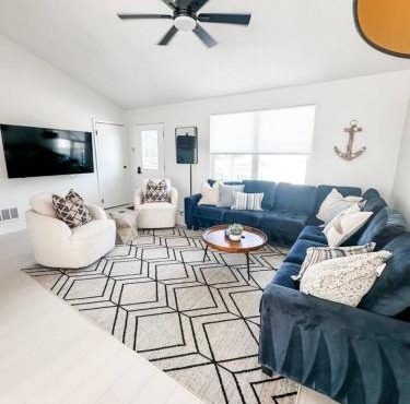 Bayside Bungalow - Steps to the beach
