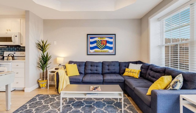 Beach Retreat: Easy Walkable Living w/Bikes & Coffee