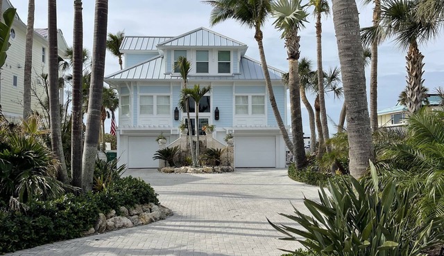 Beachfront home convenient to downtown Boca Grande