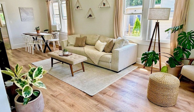 Beachy 2-Bedroom House in Belmar with outdoor space!
