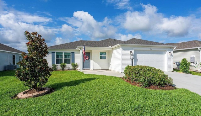 Beautiful Cozy and Comfortable Cottage located in Lake Denham, The Villages