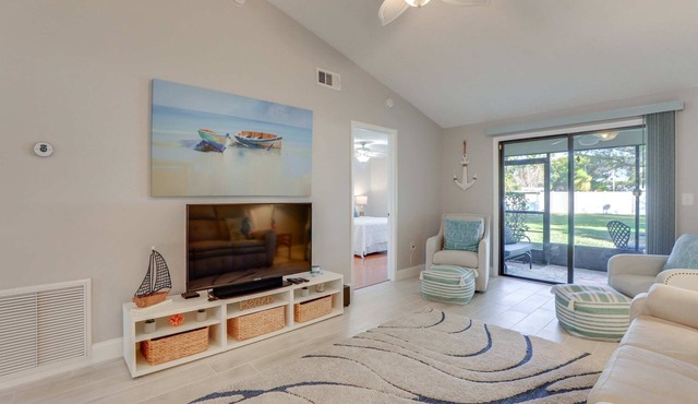 Bradenton 2BR Condo w/Pool | Minutes to Holmes Beach & AMI