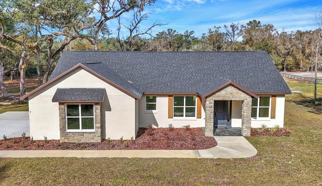 Brand New 3/2.5 on 4 Acres quiet horse community Close to WEC, Springs & Disney