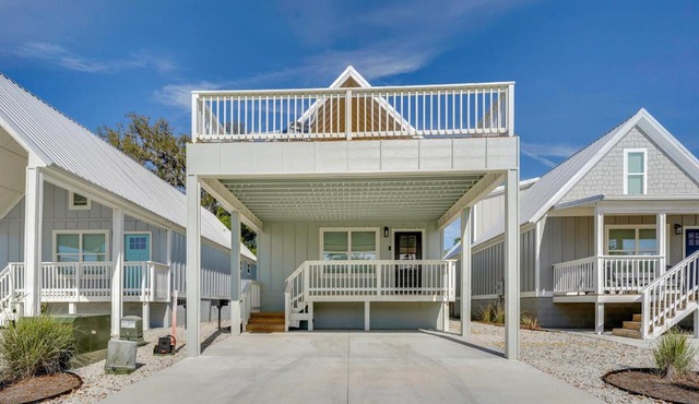 Brand New Home in Steinhatchee with Rooftop Deck!