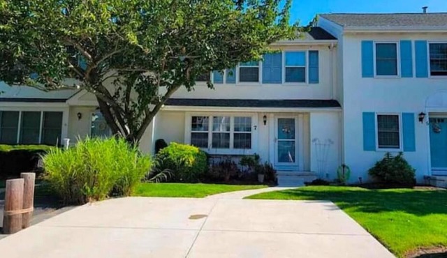 Brigantine south on inlet 3 bedroom 2 bath with balcony