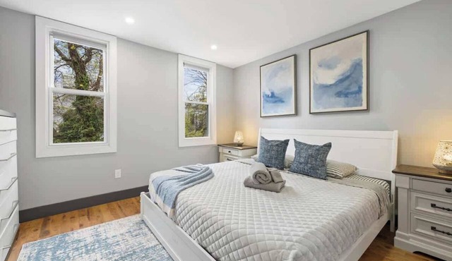 Bright 2BR/2BA FIFA Stays | MetLife, PATH & NYC
